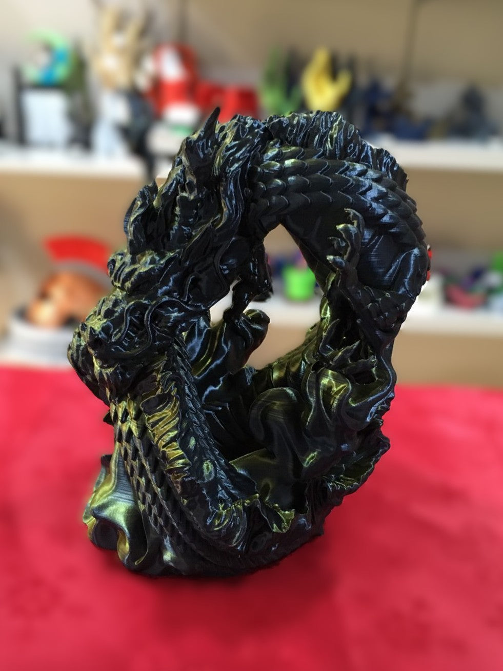 Dragon’s Embrace Wine Holder (Black-Gold)