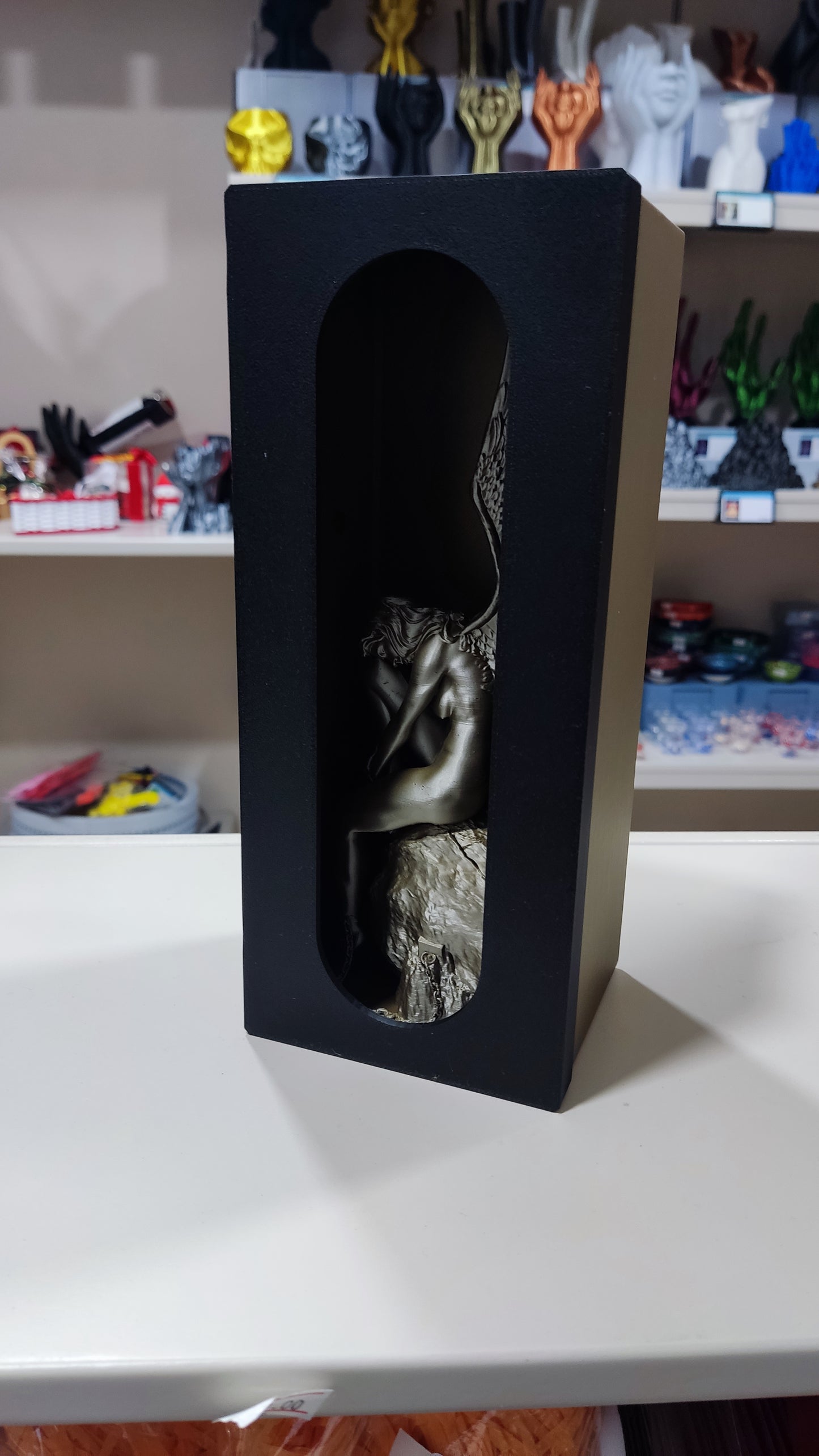 Chained angel (iridium gold)