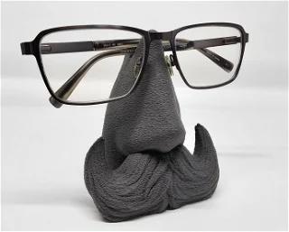 Nosy Friend Eyeglasses Holder (Fuzzy Black)