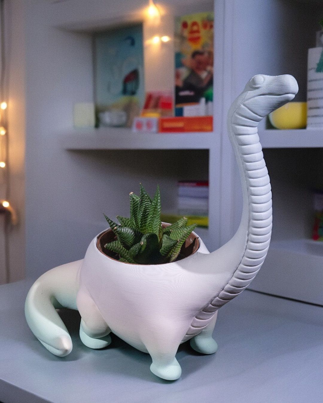 Herbivore Planter - Front (Light Gray)
