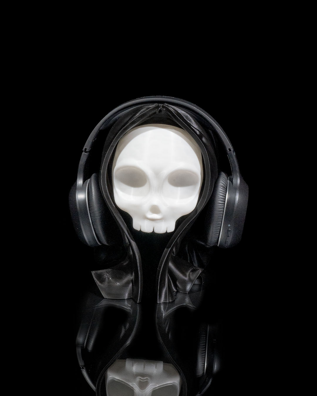 Grinning Reaper Headphone Holder (Black-White)