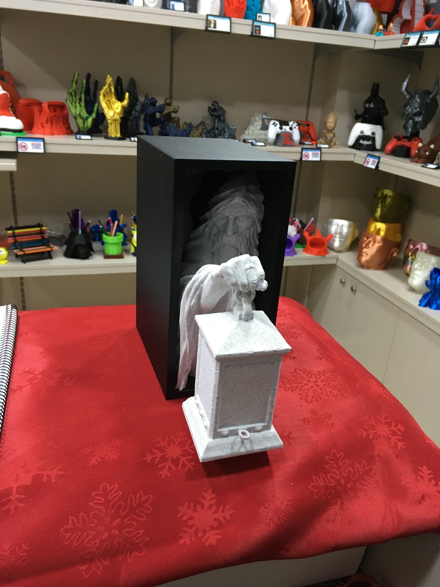 Dark Age Book Nook (Black-Marble)