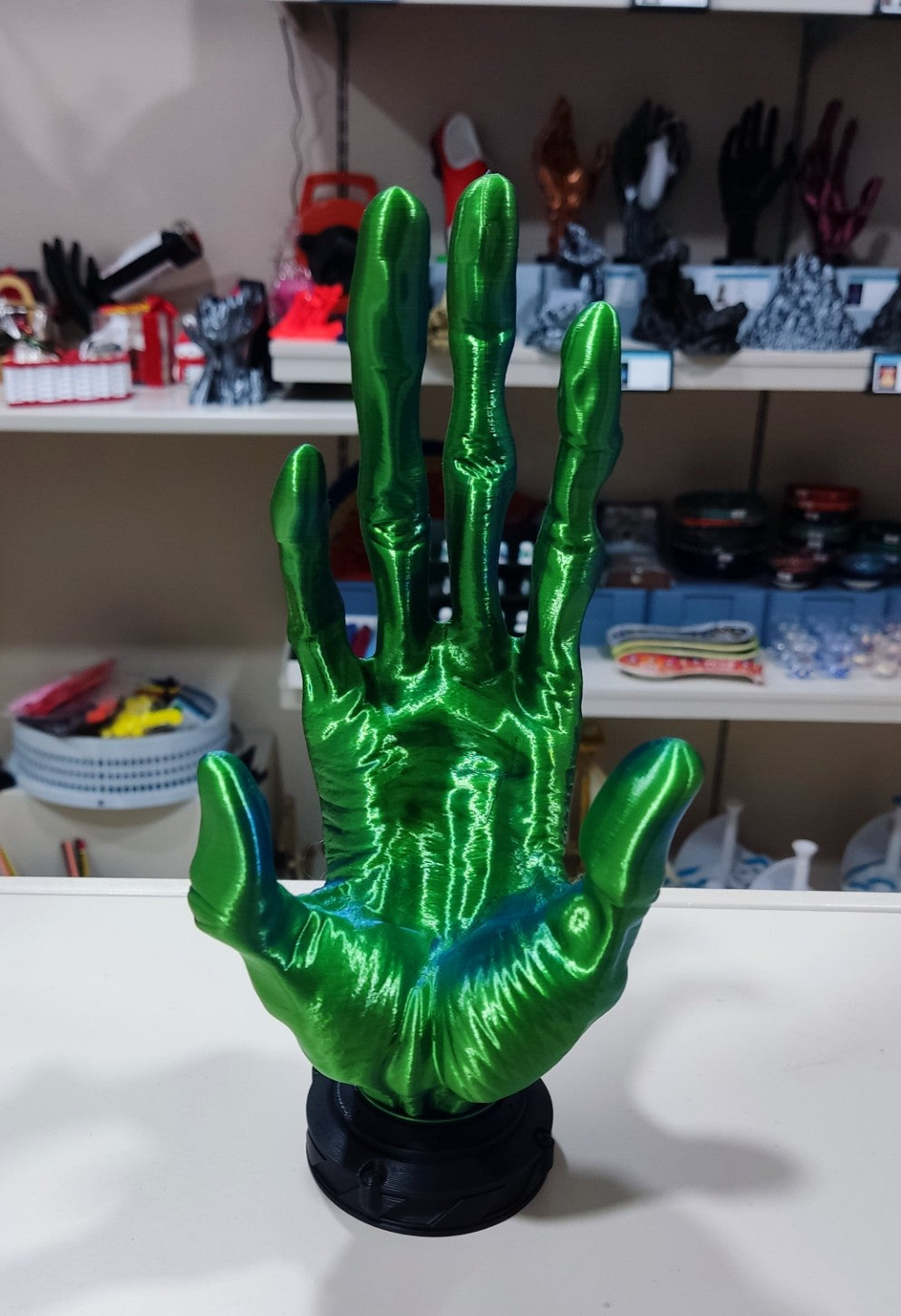 6-Finger Alien Hand Controller Holder (Blue-Green)