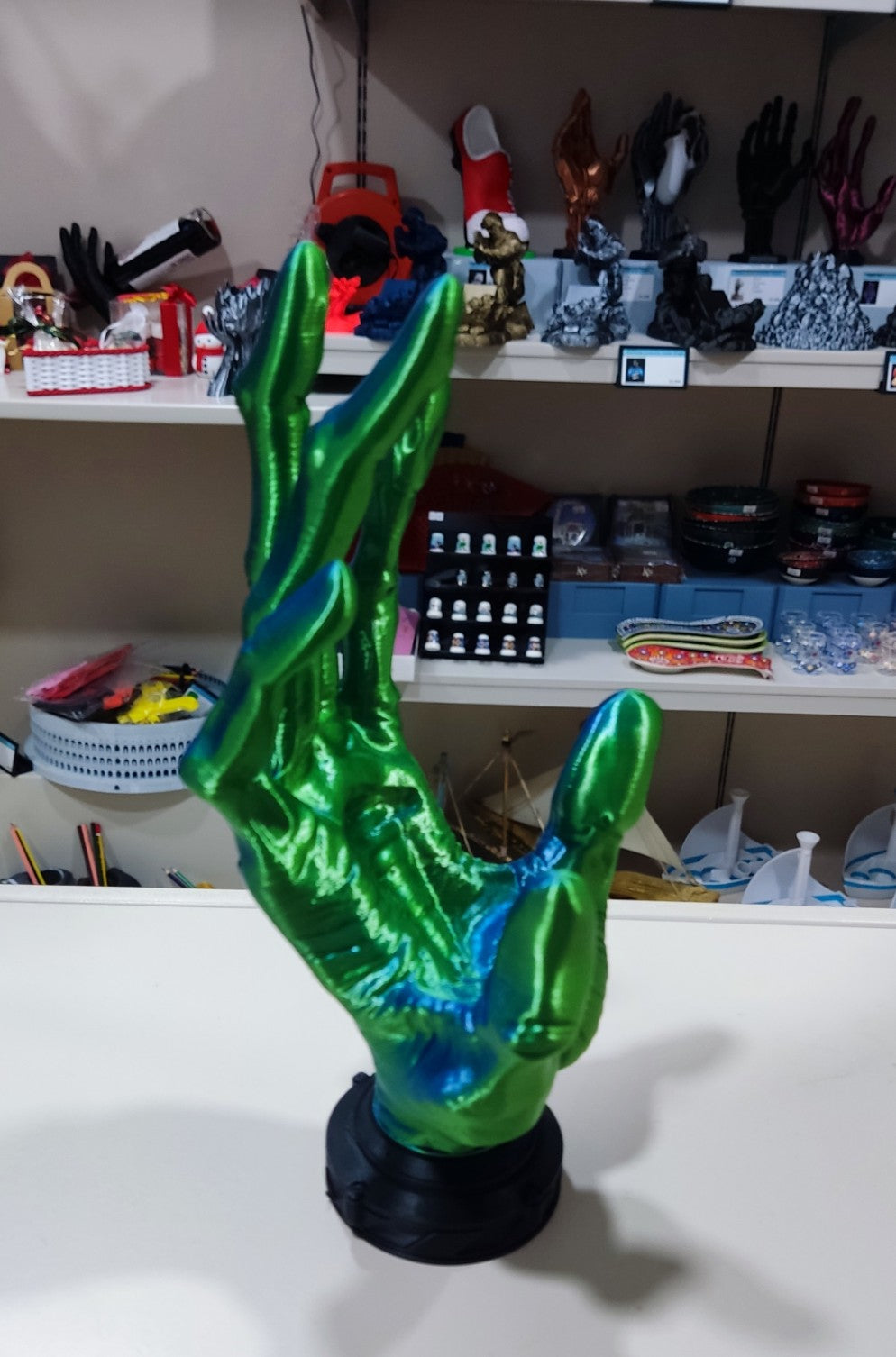 6-Finger Alien Hand Controller Holder (Blue-Green)