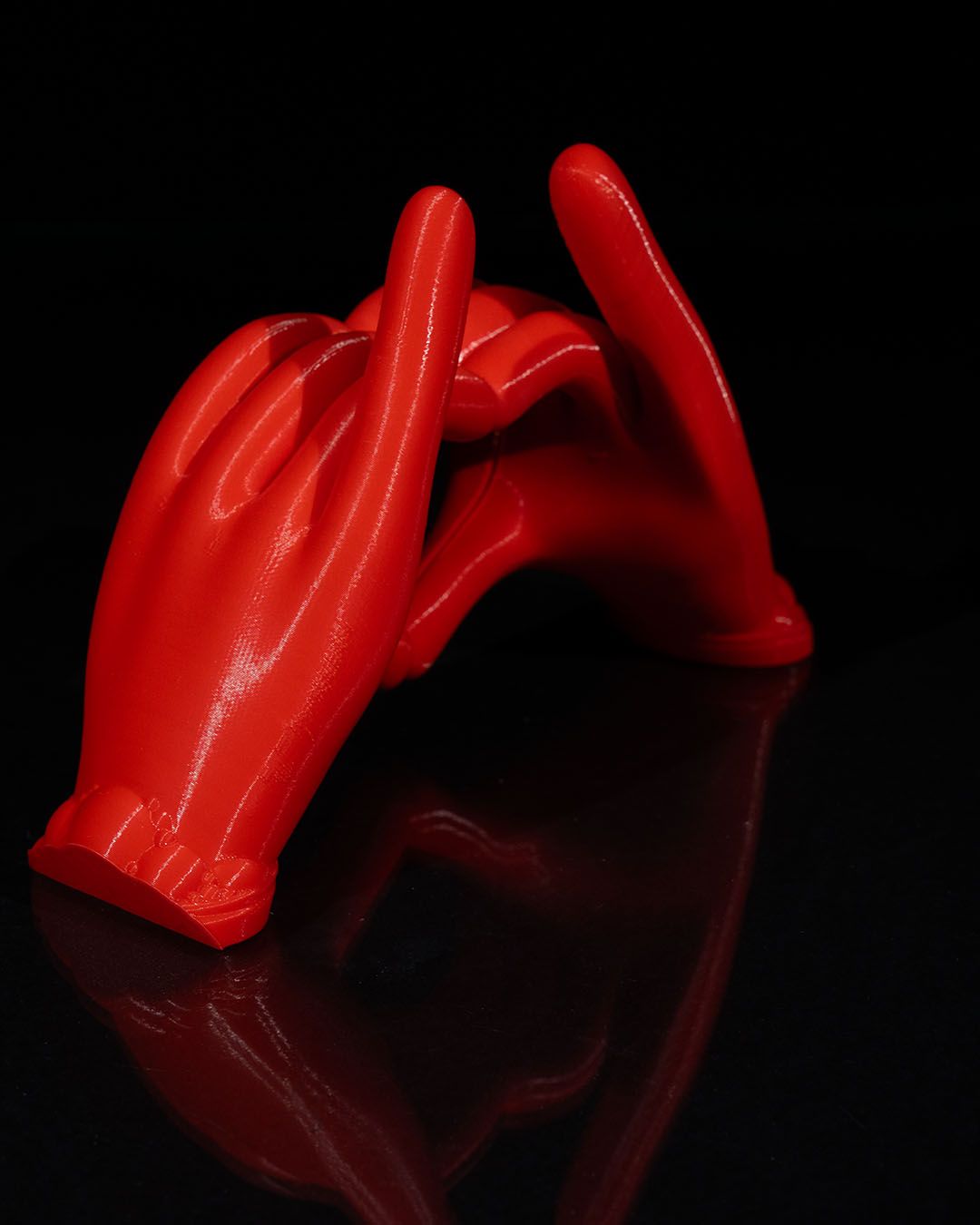 Heart Hands Phone Holder (Red)