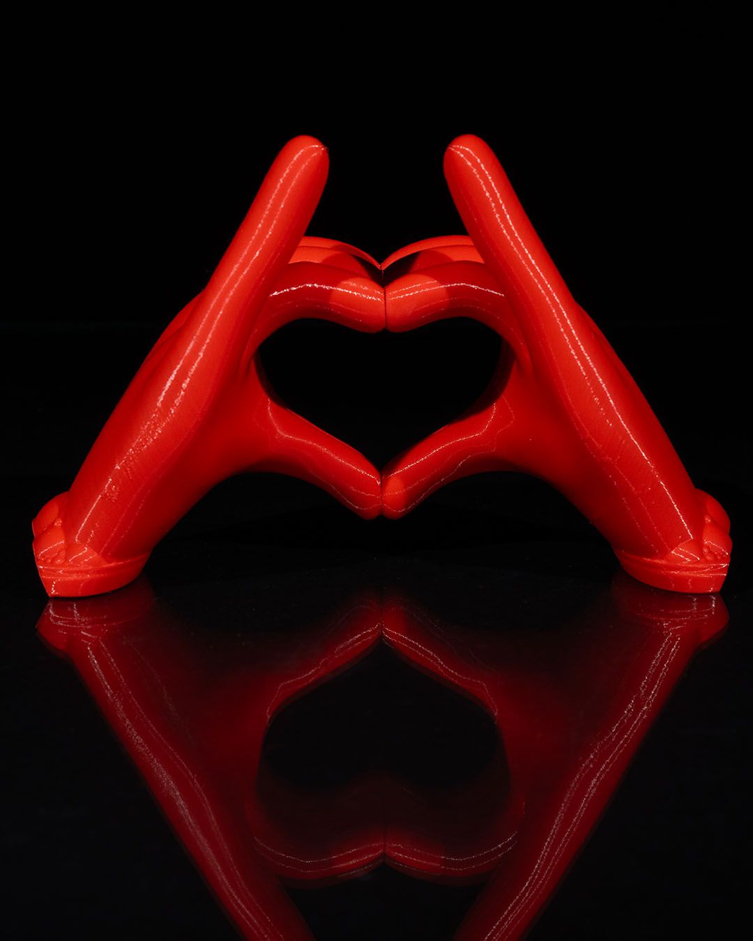 Heart Hands Phone Holder (Red)