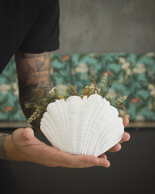 Shell Vase (White)